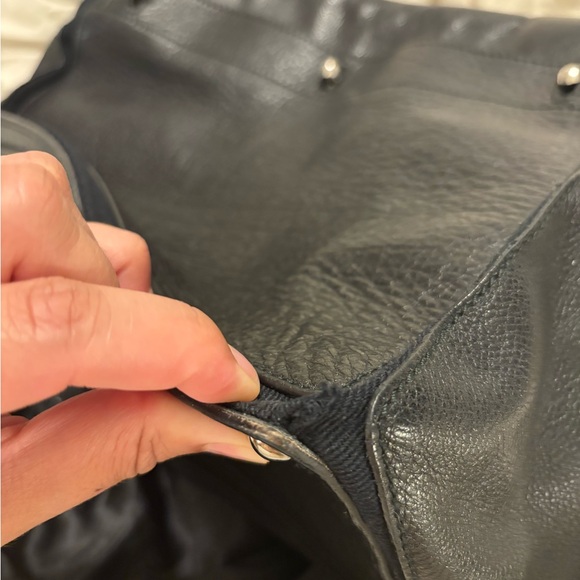 Yves Saint Laurent Black Leather Handbag - Picture 8 of 9